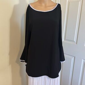 Women’s Black Top Size Large